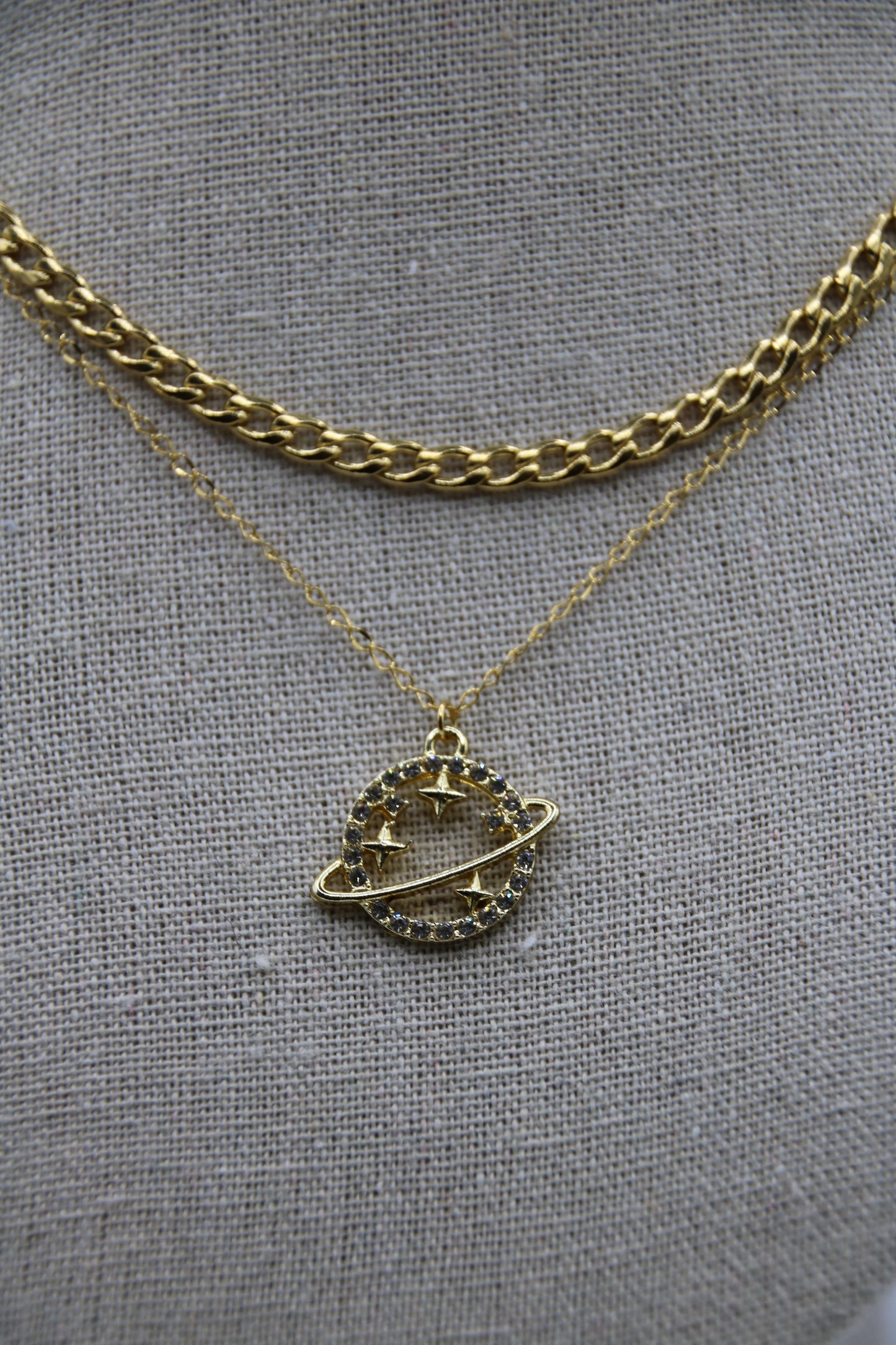 Collier Atlas