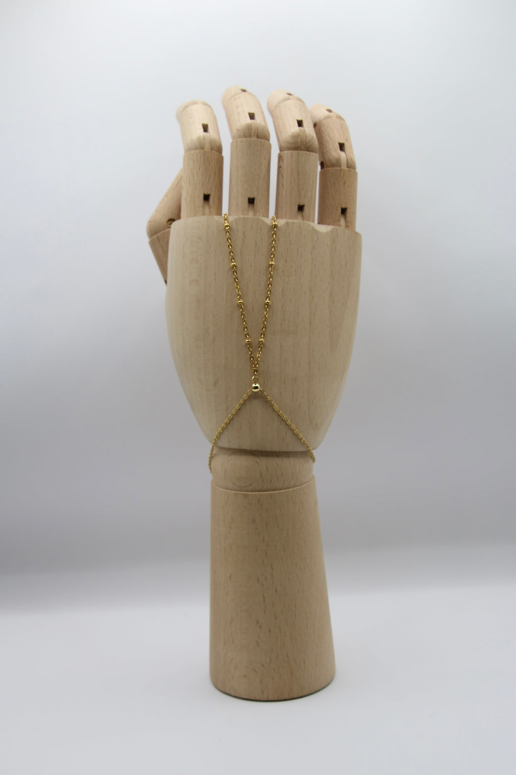Bijoux de main Celmis