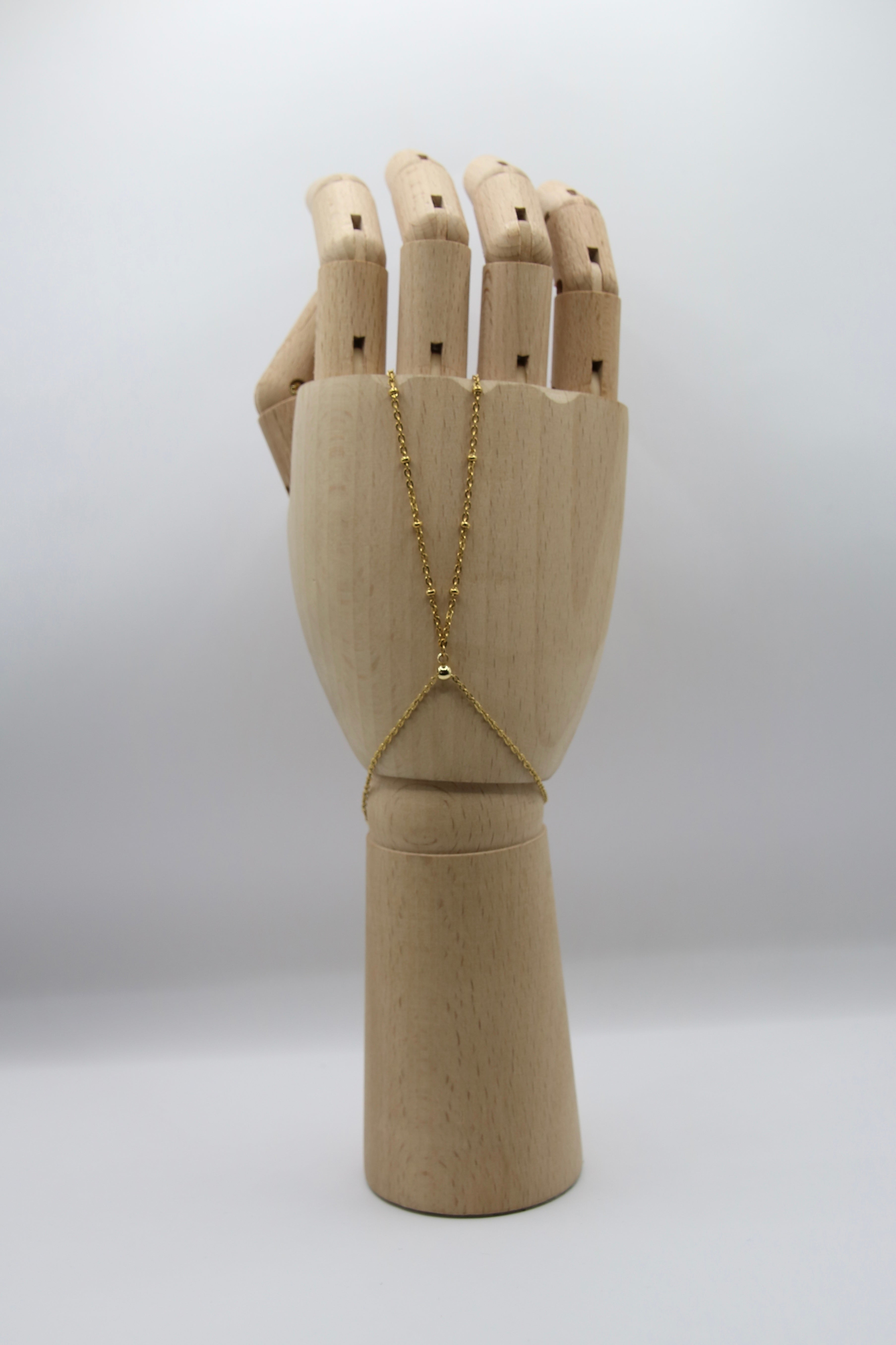 Bijoux de main Celmis