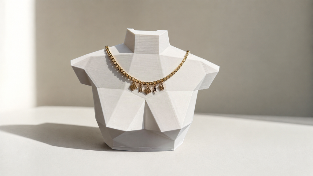 Collier MAMAN doré personnalisé – Chaîne à maillons avec pendentif lettres