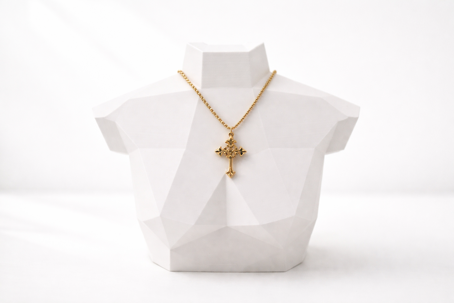 Collier Zeus Croix Dorée Femme - Pendentif Élégant en Acier Inoxydable