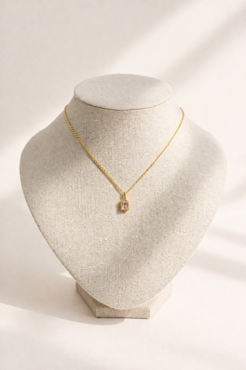 Collier Bolina