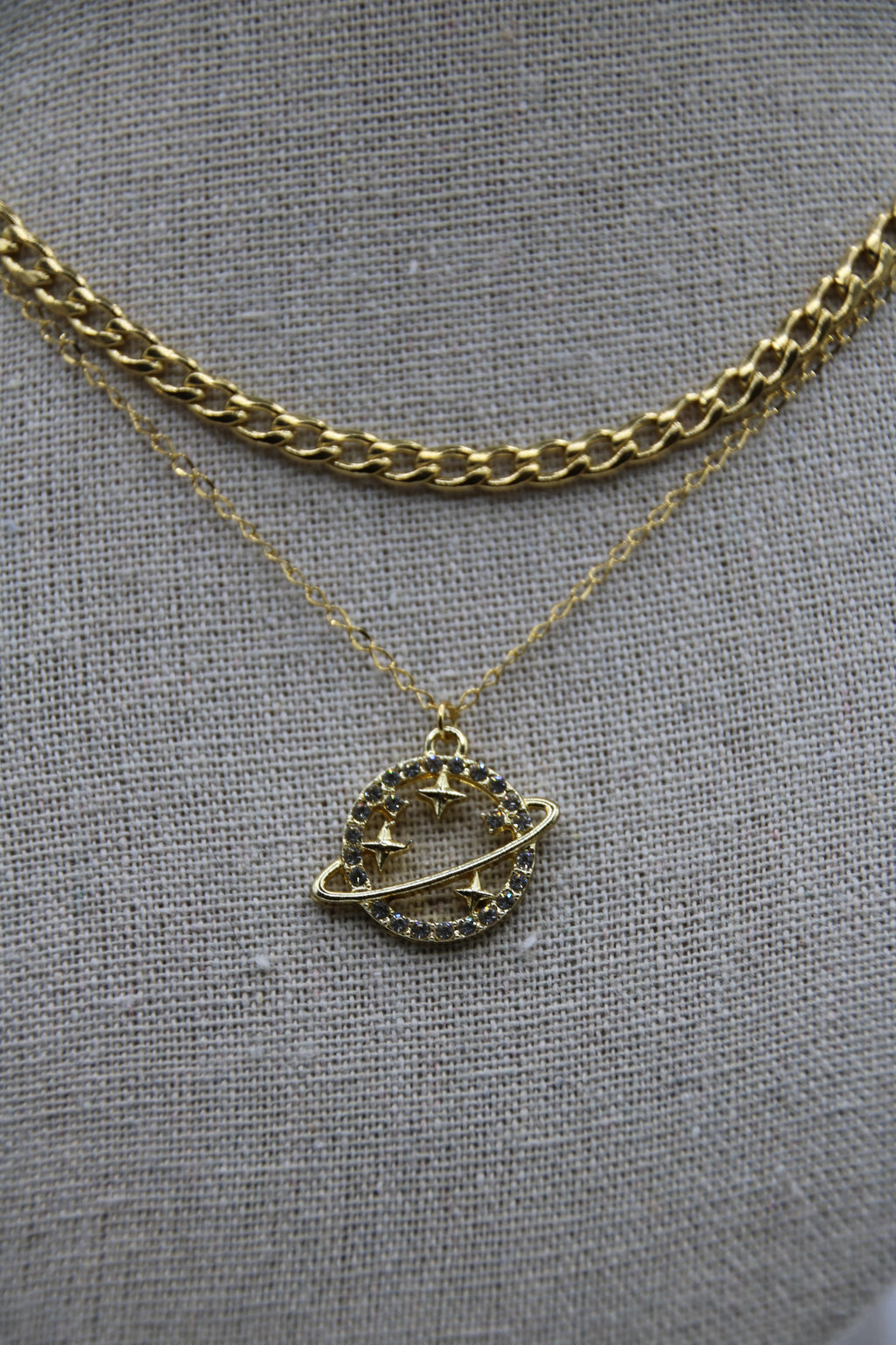 Collier Atlas