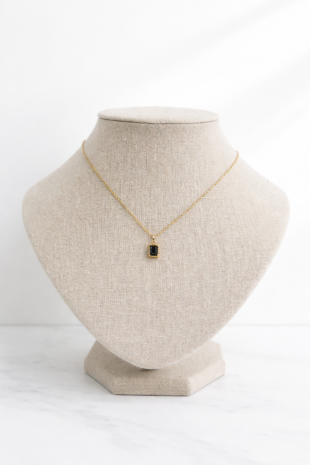 Collier Bolina